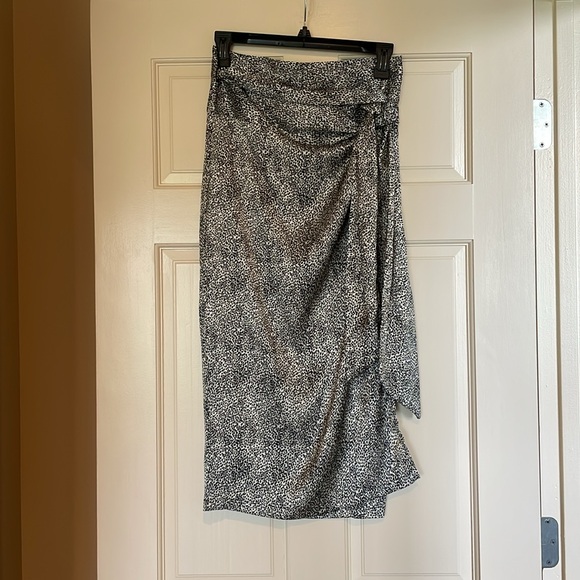 Vintage Havana Wrap Skirt - Picture 4 of 5